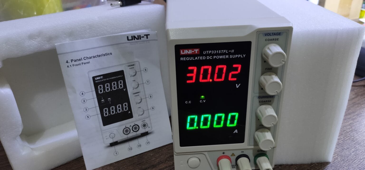 UNI-T UTP3315TFL-II DC Power Supply (0~30VDC / 0~5A)