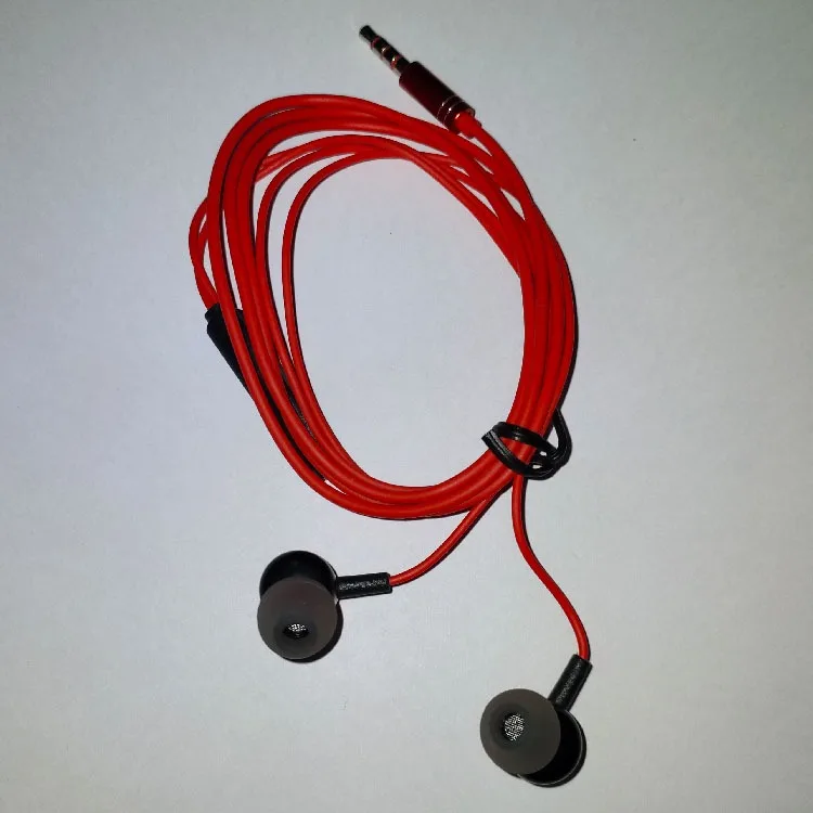 Magnet Handsfree with Clear Bass Ergonomic Comfort-Fit design