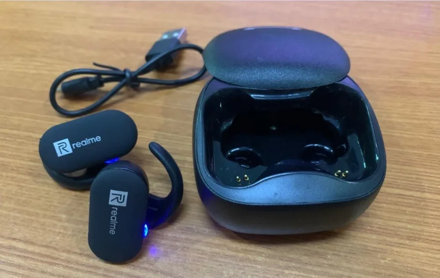 Bluetooth Earphones | Realme buds TWS-6 | Wireless Headphones with Charging Case - Black